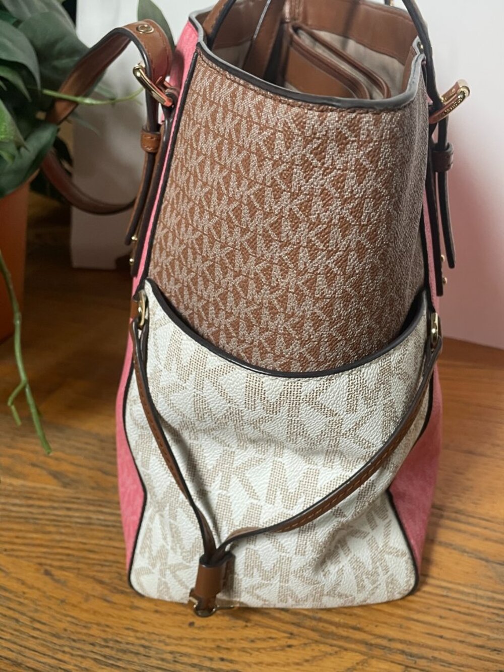 Michael Kors Voyager East/West Tote Pink Color-blocked signature logo - Picture 5 of 16